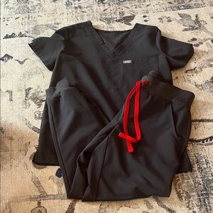 Figs Scrub Set Charcoal color